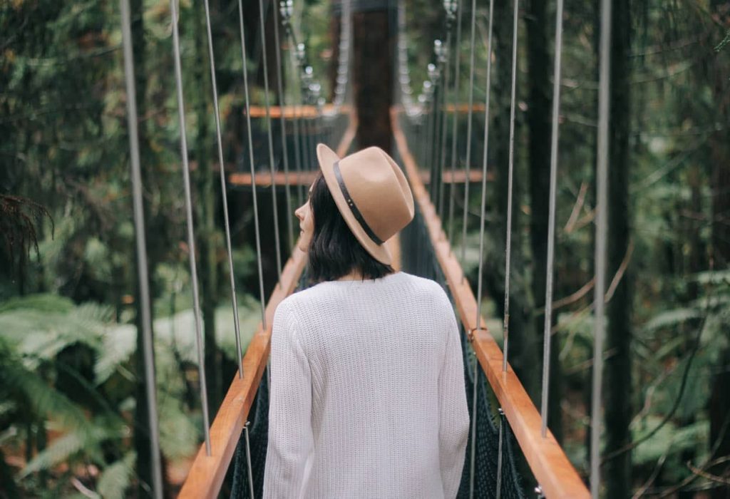 Modern Girl Facing Back Bhotography – Travels