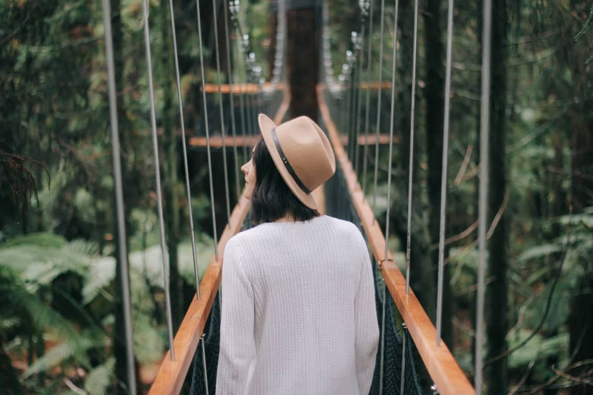 Modern Girl Facing Back Bhotography – Travels